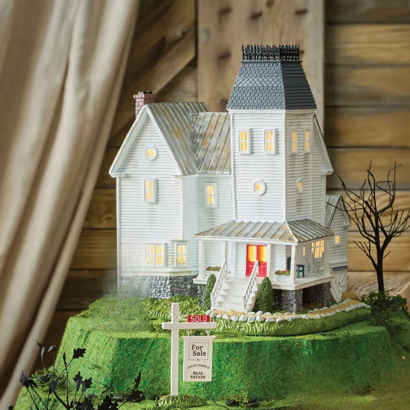 Department 56 Beetlejuice Village The Beetlejuice House Exclusive Piece 6014733 Hot
