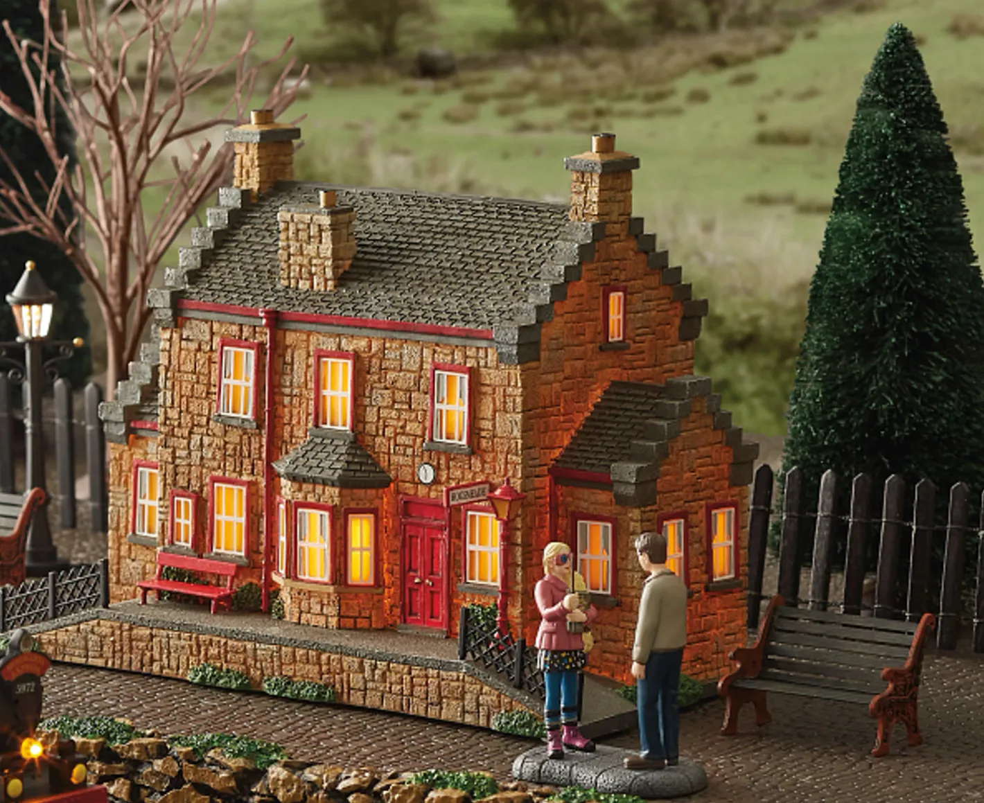 Department 56 Harry Potter Village Hogsmeade Station Building 6009846 Outlet