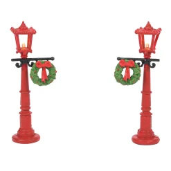 Department 56 Red Street Light with Wreath Christmas Village Accessory 6007682 Clearance