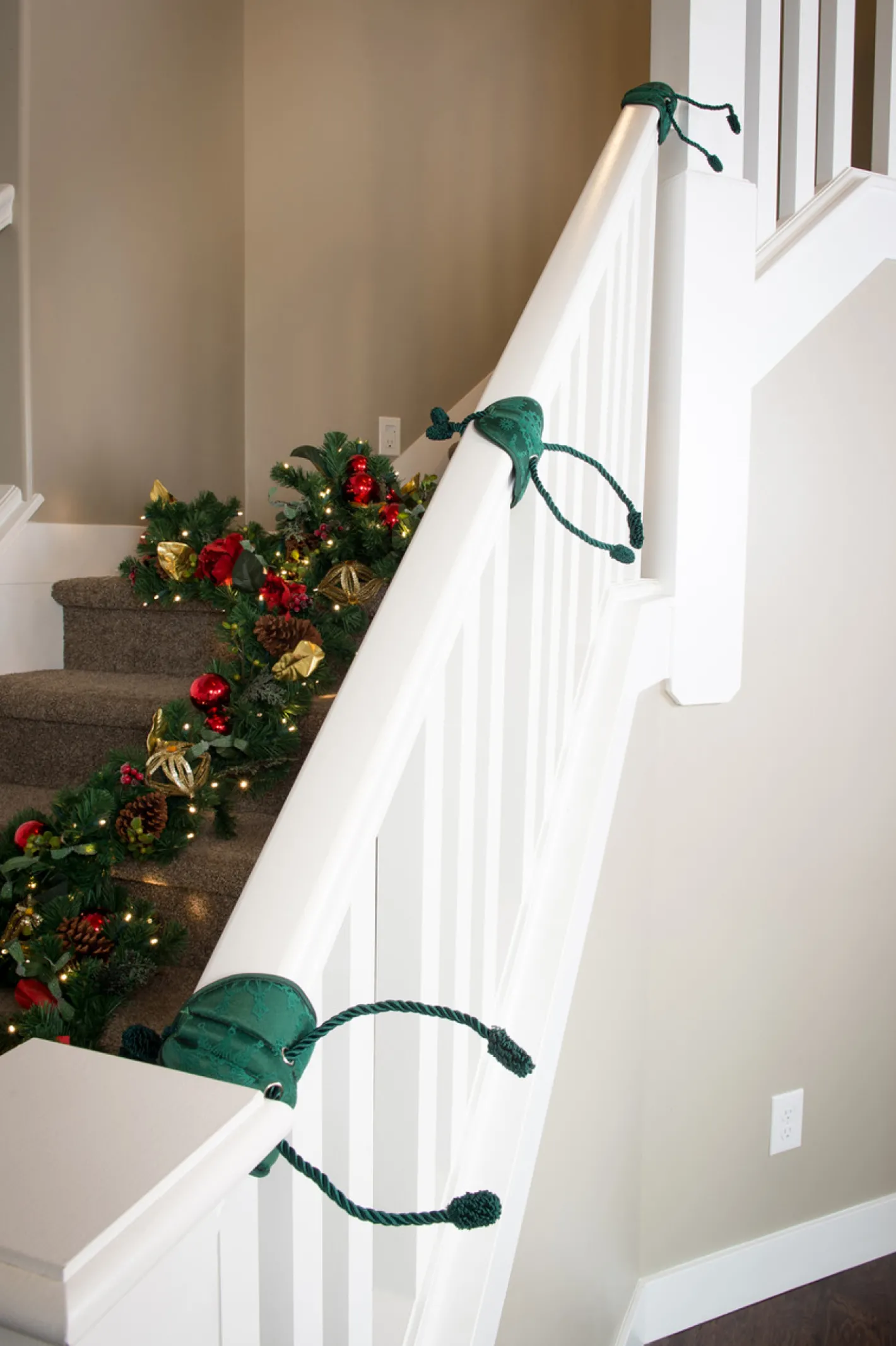 Village Lighting Bannister Protecting Garland Ties V-11099-DLX Hot