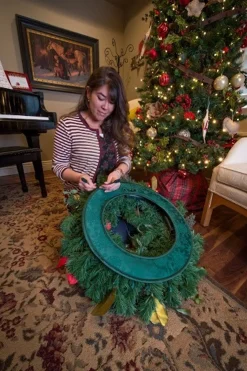 Village Lighting Deluxe Door Saver For Christmas Wreaths V-11101-DLX Discount