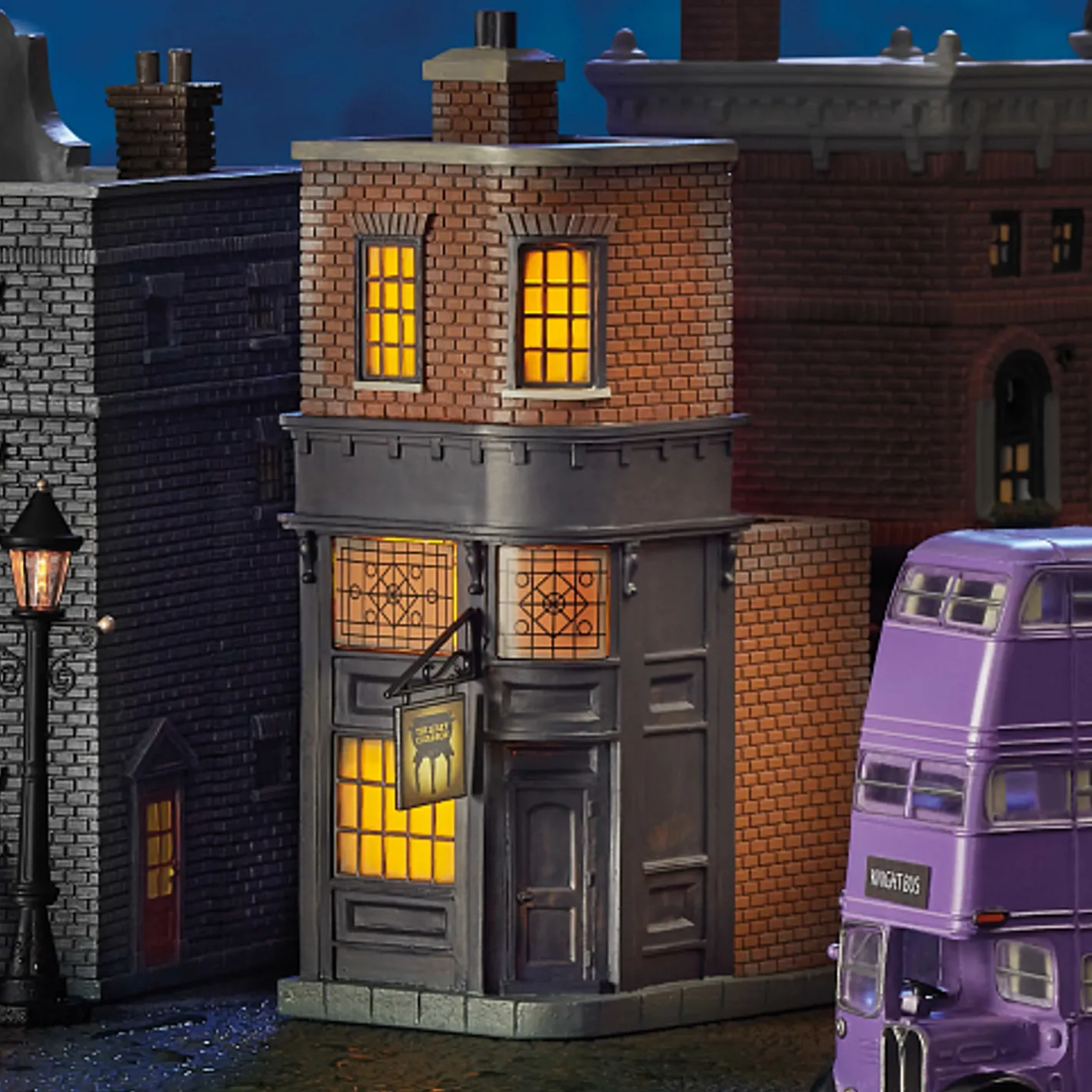 Department 56 Harry Potter Village The Leaky Cauldron Building 6010480 Hot