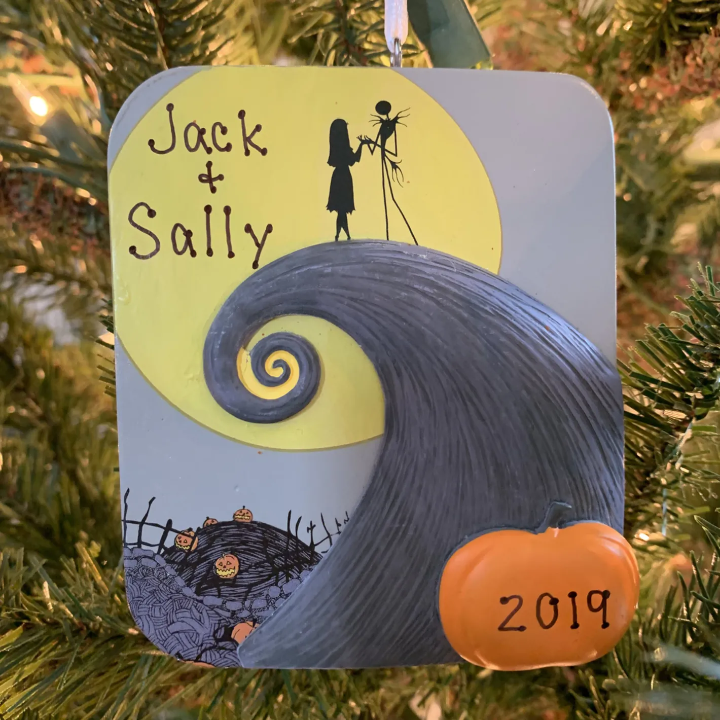 Hallmark 3.9" The Nightmare Before Christmas Personalized Christmas or Halloween Ornament 3HCM1001 New