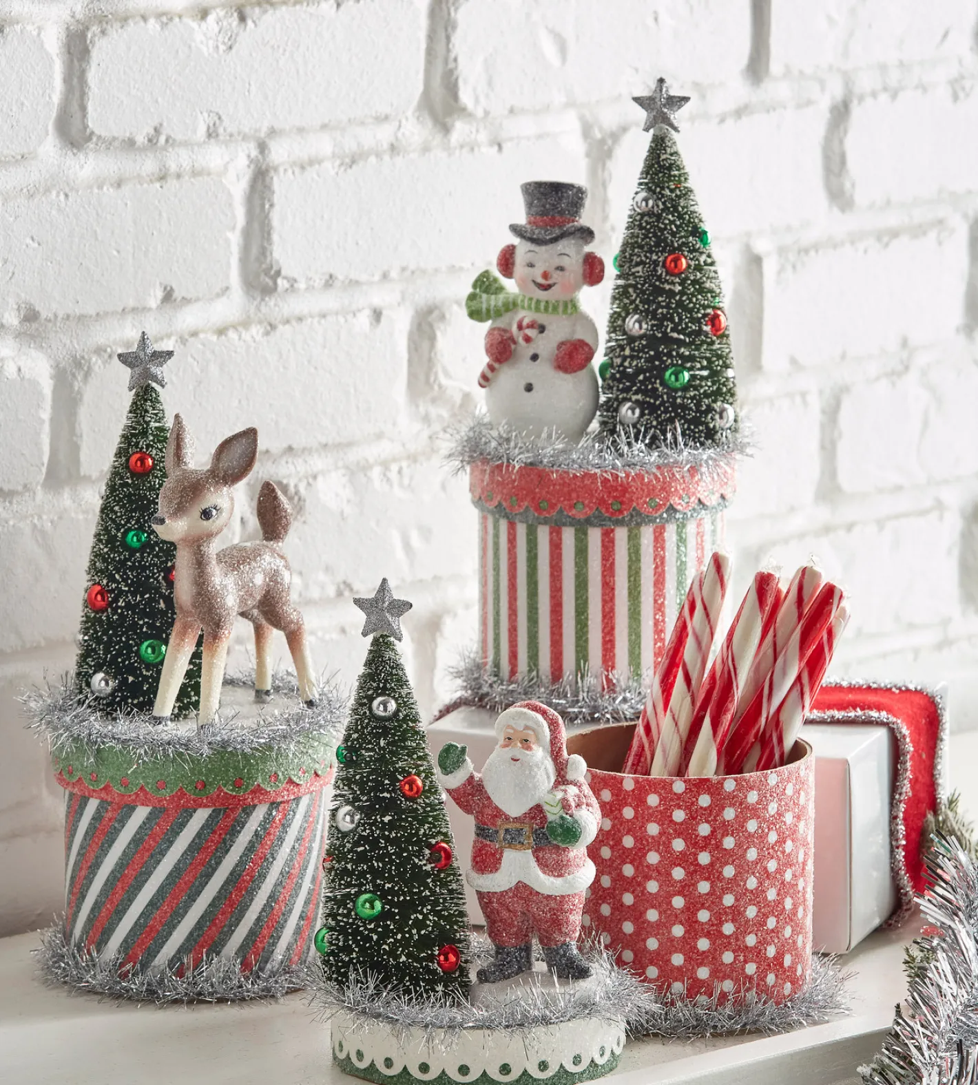 Raz Imports Raz 10" Retro Christmas Friends on Box Decoration 4416193 Hot